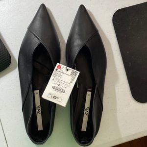 Never worn Zara pointed flats
